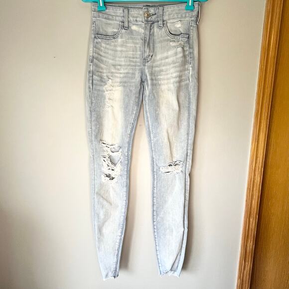 American Eagle Light Acid Wash Distressed 360° Next Level Stretch Jegging Sz 2 - Picture 12 of 12